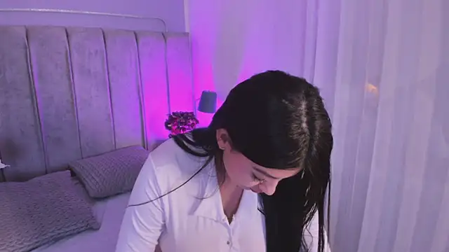 EvaaStevens online show from November 2025 01:11:02 PM