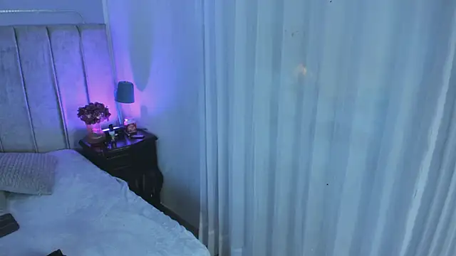 EvaaStevens online show from November 2025 03:45:02 PM