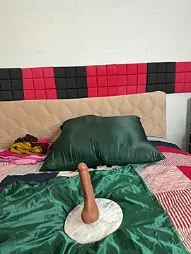 Shantel-Olivia online show from December 2025 09:03:02 AM