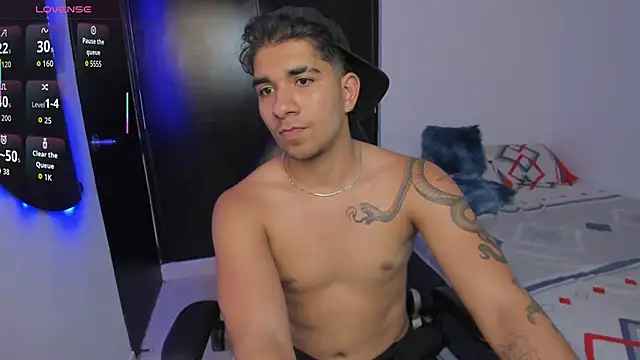 valentino santoss online show from December 2025 07:35:01 PM