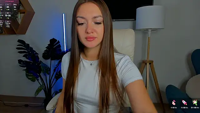 Micky  love online show from October 2025 06:38:02 PM