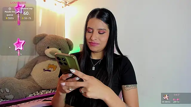 Snapshot of _elektrah chatting on November 2025 09:31:01 PM elektrah online show from November 2025 09:31:01 PM