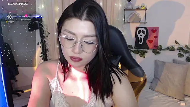 Snapshot of mily_thomson_b_ chatting on November 2025 05:29:02 AM mily thomson b online show from November 2025 05:29:02 AM