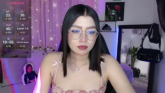 mily thomson b  online show from October 2025 10:33:01 PM