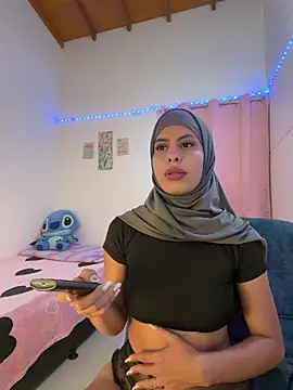 JannaNader12 online show from April 2026 11:00:02 PM