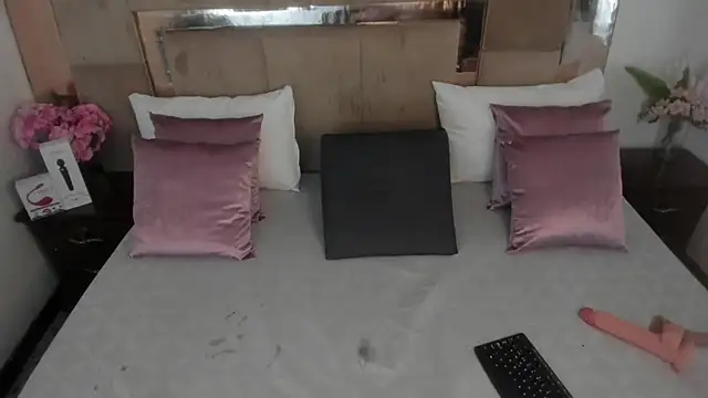 LizBrook online show from July 2026 07:49:01 PM