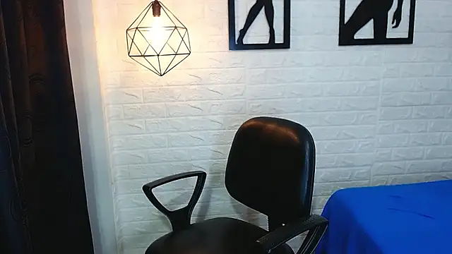 Snapshot of james_scott18 chatting on December 2024 03:31:01 AM james scott18 online show from December 2024 03:31:01 AM