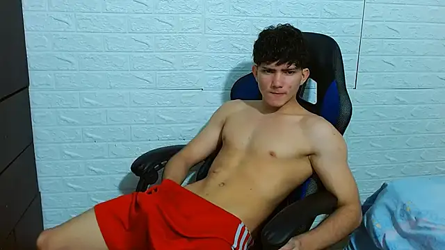 Snapshot of james_scott18 chatting on January 2025 02:04:02 AM james scott18 online show from January 2025 02:04:02 AM