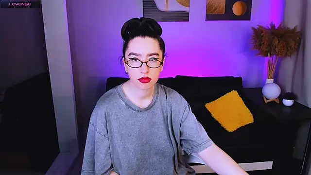 Snapshot of Lily_xBabe chatting on June 2026 02:23:01 PM Lily xBabe online show from June 2026 02:23:01 PM