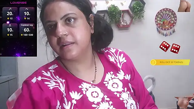 Snapshot of Sexy_komolika chatting on October 2025 10:52:02 PM Sexy komolika online show from October 2025 10:52:02 PM