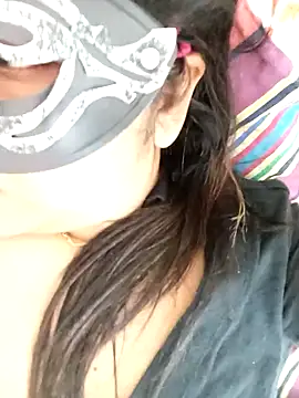 littlequeen77 online show from March 2025 10:56:01 PM