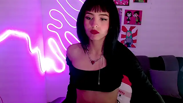 Snapshot of Kind_Scarlett chatting on January 2025 12:33:01 AM Kind Scarlett online show from January 2025 12:33:01 AM