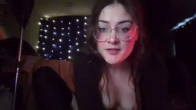 Snapshot of EyaDivine1 chatting on March 2026 06:53:01 PM EyaDivine1 online show from March 2026 06:53:01 PM