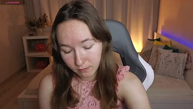 Little doll meow online show from November 2025 02:59:01 AM