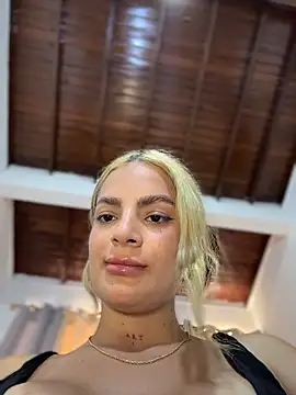 emiss  online show from December 2025 06:45:02 PM