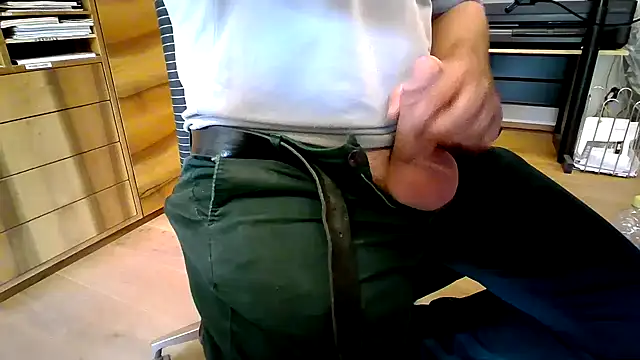 Snapshot of 10_1992 chatting on June 2026 11:55:02 AM 10 1992 online show from June 2026 11:55:02 AM