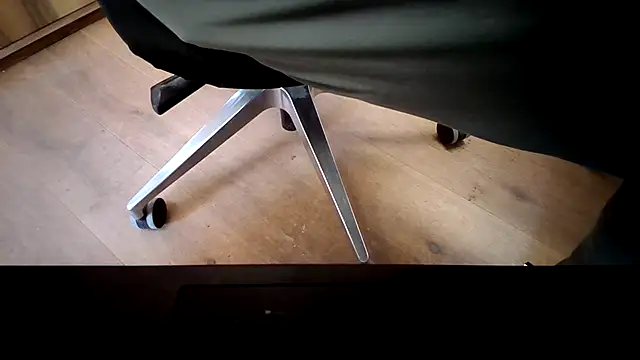 Snapshot of 10_1992 chatting on December 2025 10:08:02 AM 10 1992 online show from December 2025 10:08:02 AM