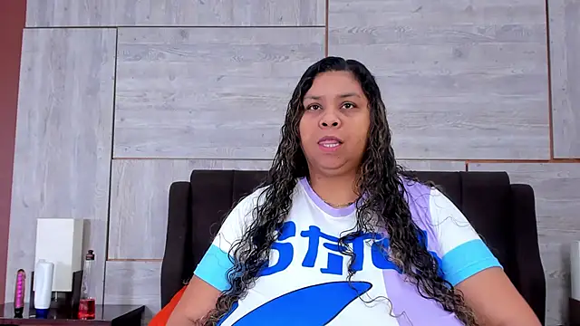 Lynn Jones online show from March 2025 09:37:01 PM