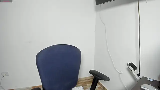 Snapshot of misskimaa2 chatting on December 2025 01:28:01 AM misskimaa2 online show from December 2025 01:28:01 AM