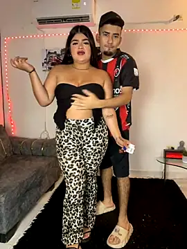 Snapshot of royalgirls_x chatting on November 2025 01:26:01 AM royalgirls x online show from November 2025 01:26:01 AM