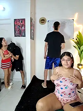 royalgirls x online show from February 2026 02:01:01 AM