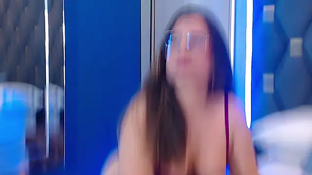 Snapshot of ThaniaJones chatting on December 2025 12:11:01 PM ThaniaJones online show from December 2025 12:11:01 PM