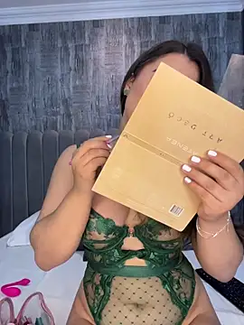 ThaniaJones online show from February 2026 12:04:01 PM