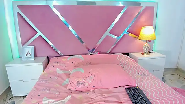 samanthaevans4 online show from November 2025 07:57:01 PM