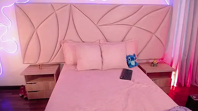 ValleryC online show from March 2026 04:32:02 PM