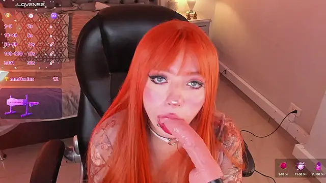 Snapshot of Kloe_Raize chatting on February 2025 11:35:01 PM Kloe Raize online show from February 2025 11:35:01 PM