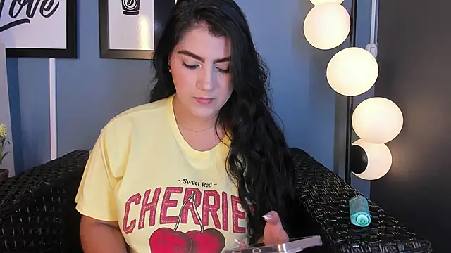 Snapshot of PaulinaDuarte chatting on February 2025 01:29:01 PM PaulinaDuarte online show from February 2025 01:29:01 PM