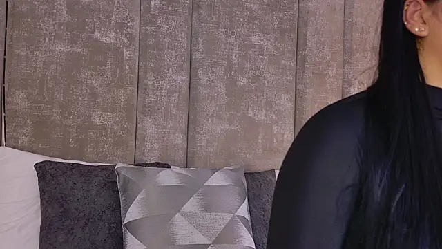 PaulinaDuarte online show from December 2025 11:03:01 AM