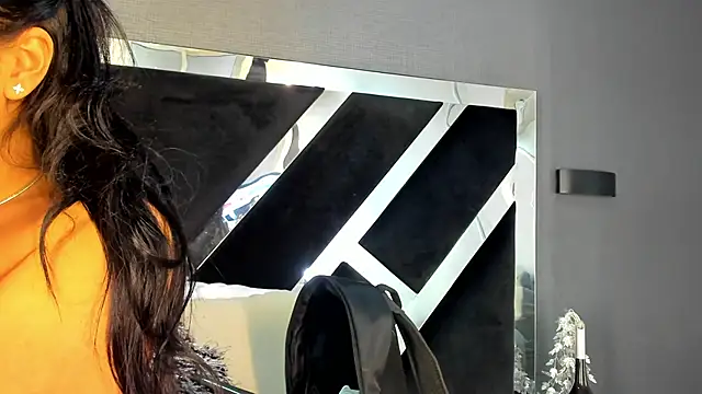 PaulinaDuarte online show from November 2025 12:16:01 PM