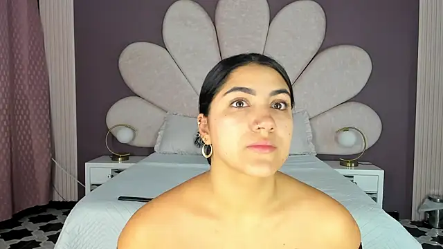 PaulinaDuarte online show from November 2025 11:11:02 AM