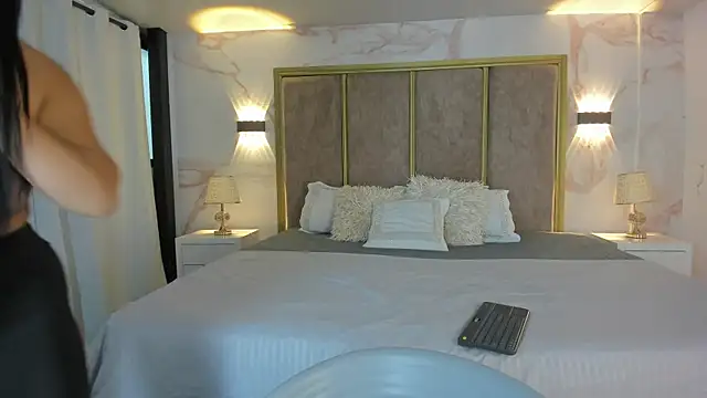 PaulinaDuarte online show from June 2026 11:37:02 AM