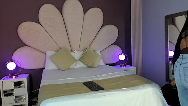 PaulinaDuarte online show from March 2026 12:10:01 PM