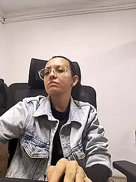 Snapshot of dalilla_macherano chatting on March 2025 08:31:01 PM dalilla macherano online show from March 2025 08:31:01 PM