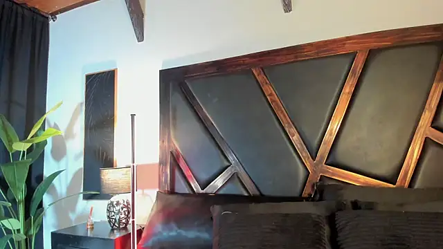 EmiliWilliams online show from April 2026 11:11:01 PM