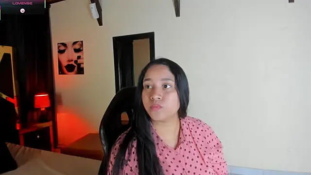Snapshot of EmiliWilliams chatting on October 2025 11:40:02 PM EmiliWilliams online show from October 2025 11:40:02 PM