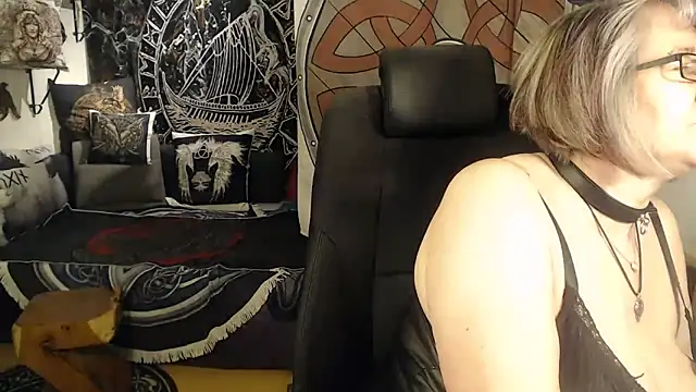 TittenMichelle online show from April 2026 06:58:02 PM