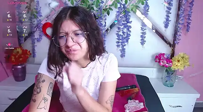 Snapshot of Perla_Skinnyy chatting on February 2025 03:16:02 AM Perla Skinnyy online show from February 2025 03:16:02 AM