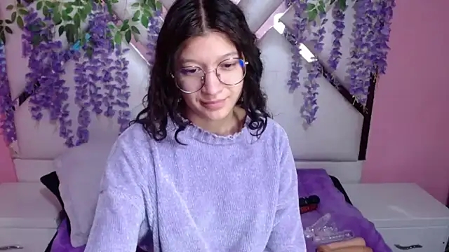 Snapshot of Perla_Skinnyy chatting on December 2024 03:25:02 AM Perla Skinnyy online show from December 2024 03:25:02 AM