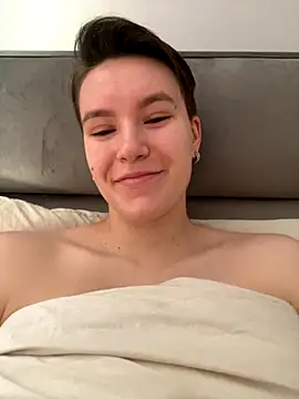 Snapshot of JessieFlower chatting on November 2025 08:40:01 AM JessieFlower online show from November 2025 08:40:01 AM