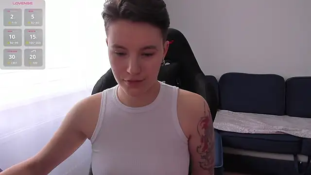 Snapshot of JessieFlower chatting on October 2025 08:22:01 AM JessieFlower online show from October 2025 08:22:01 AM