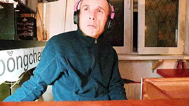 BongChannel online show from January 2025 12:37:01 AM