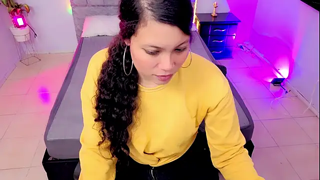 Lana stone  online show from December 2025 03:40:01 AM