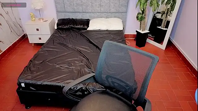 Lana stone  online show from March 2026 03:30:02 AM