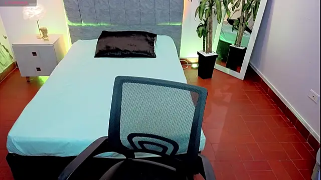 Lana stone  online show from March 2026 04:23:02 AM