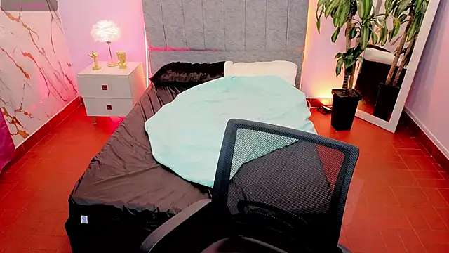 Lana stone  online show from March 2026 03:20:02 AM