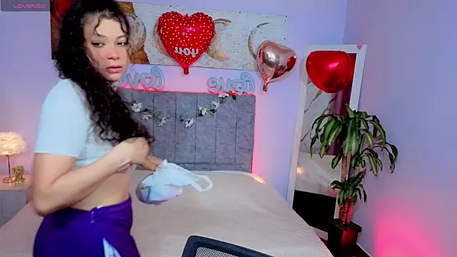 Lana stone  online show from February 2026 03:07:01 AM